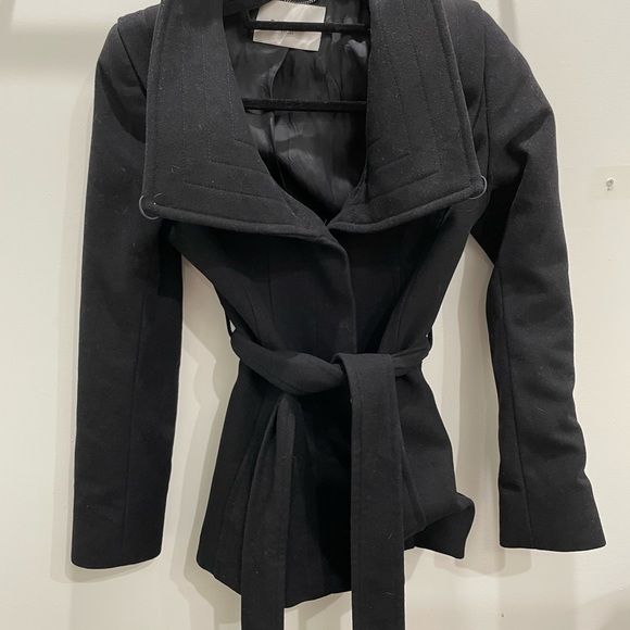 Aritzia CONNER coat short - Picture 1 of 4